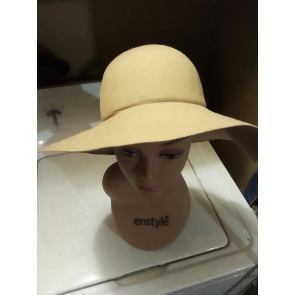 Woman's Brown  Vintage Olenoven‎ Tally Flo Made In Poland 100% Wool Hat